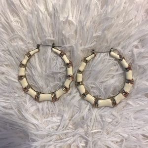 White gold and copper earrings